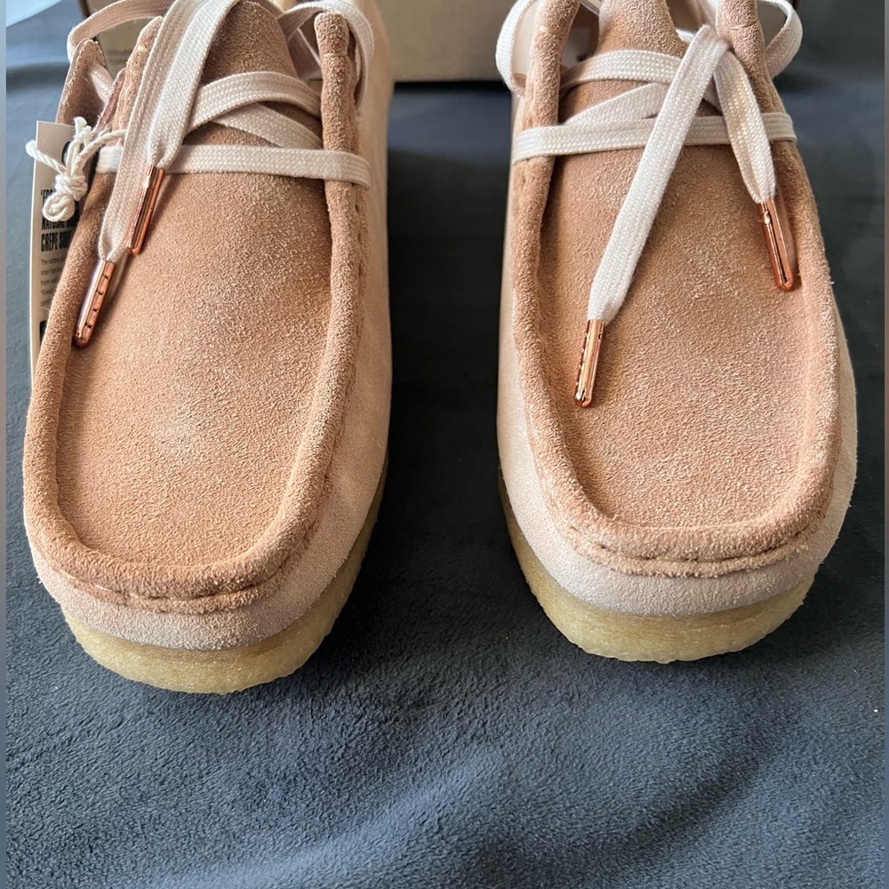 Clarks Wallabees Light Tan Suede - Picture 11 of 12